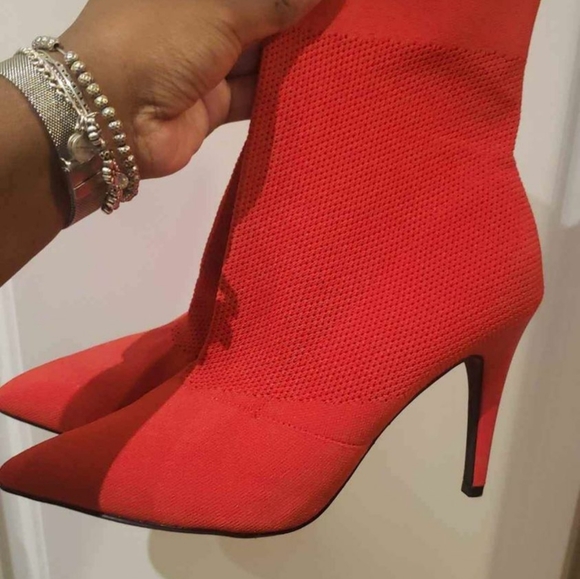 Bright red mid calf high boots - Picture 2 of 7